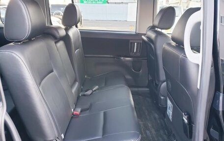 Toyota ISis I, 2015 год, 996 000 рублей, 31 фотография