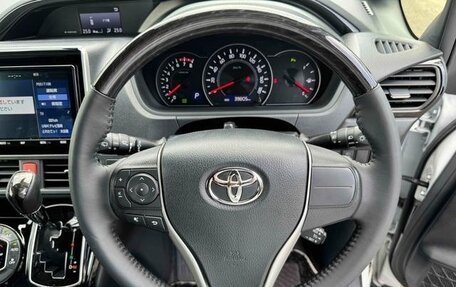 Toyota Noah III, 2021 год, 2 388 000 рублей, 10 фотография