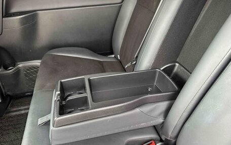 Toyota Noah III, 2021 год, 2 388 000 рублей, 26 фотография