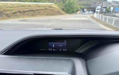 Toyota Noah III, 2021 год, 2 388 000 рублей, 19 фотография