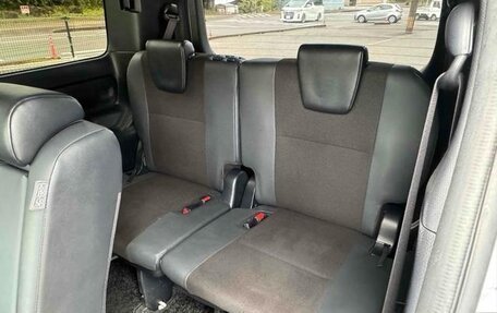 Toyota Noah III, 2021 год, 2 388 000 рублей, 28 фотография