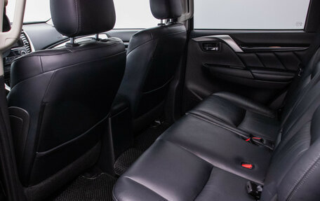 Mitsubishi Pajero Sport III рестайлинг, 2016 год, 2 898 000 рублей, 11 фотография