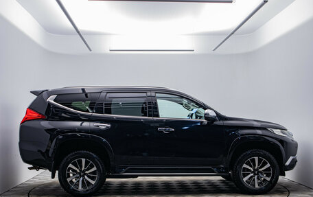 Mitsubishi Pajero Sport III рестайлинг, 2016 год, 2 898 000 рублей, 4 фотография