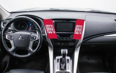 Mitsubishi Pajero Sport III рестайлинг, 2016 год, 2 898 000 рублей, 13 фотография