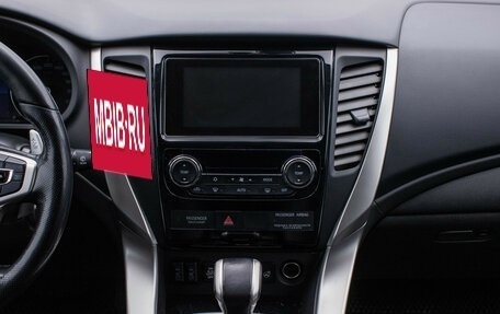 Mitsubishi Pajero Sport III рестайлинг, 2016 год, 2 898 000 рублей, 14 фотография