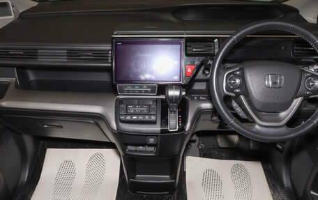 Honda Stepwgn IV, 2020 год, 2 399 000 рублей, 13 фотография