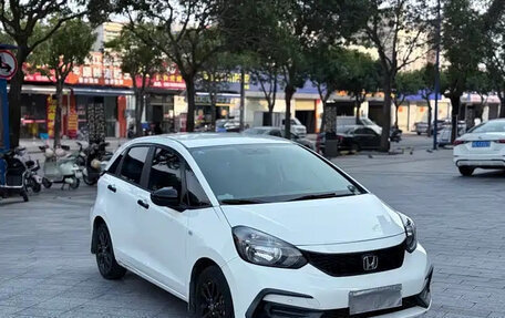 Honda Fit, 2021 год, 1 020 600 рублей, 2 фотография