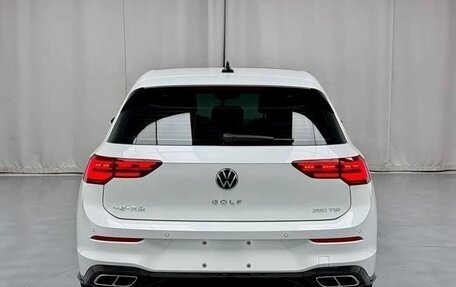 Volkswagen Golf VIII, 2023 год, 2 045 000 рублей, 13 фотография