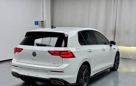 Volkswagen Golf VIII, 2023 год, 2 045 000 рублей, 14 фотография