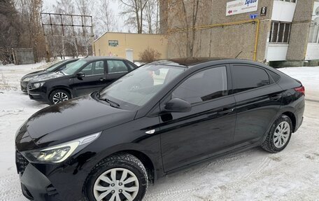 Hyundai Solaris II рестайлинг, 2020 год, 2 000 000 рублей, 4 фотография