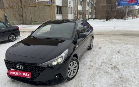 Hyundai Solaris II рестайлинг, 2020 год, 2 000 000 рублей, 8 фотография