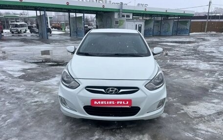 Hyundai Solaris II рестайлинг, 2011 год, 670 000 рублей, 8 фотография