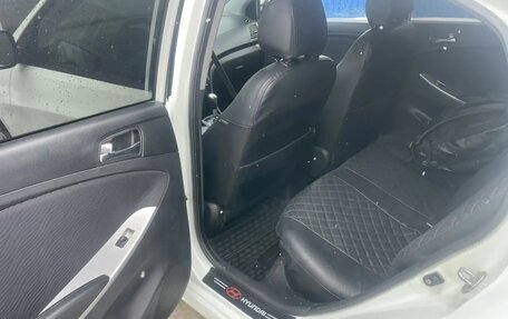 Hyundai Solaris II рестайлинг, 2011 год, 670 000 рублей, 12 фотография