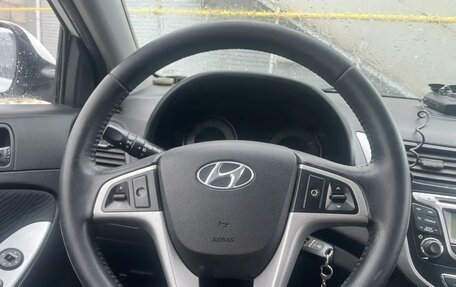 Hyundai Solaris II рестайлинг, 2011 год, 670 000 рублей, 13 фотография