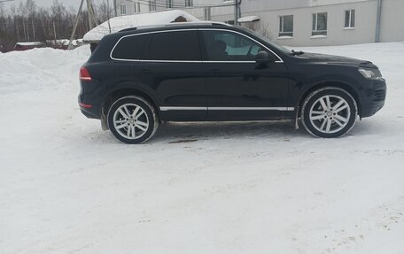 Volkswagen Touareg III, 2012 год, 1 870 000 рублей, 2 фотография