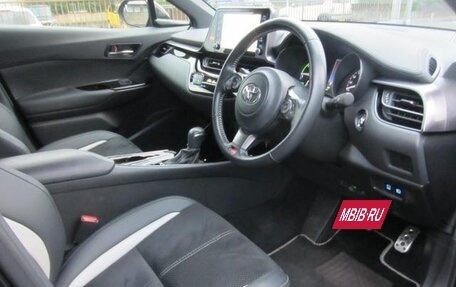 Toyota C-HR I рестайлинг, 2021 год, 1 533 000 рублей, 9 фотография