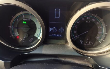 Toyota Land Cruiser Prado 150 рестайлинг 2, 2009 год, 2 650 000 рублей, 11 фотография