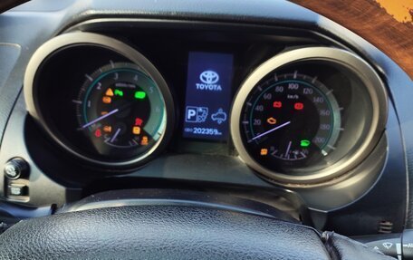 Toyota Land Cruiser Prado 150 рестайлинг 2, 2009 год, 2 650 000 рублей, 8 фотография