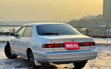 Toyota Camry, 1998 год, 375 000 рублей, 2 фотография