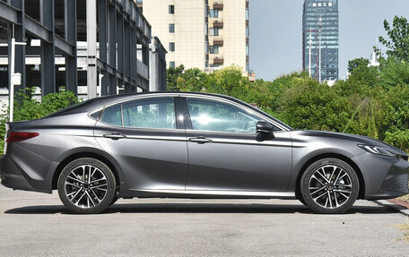 Toyota Camry, 2025 год, 3 370 000 рублей, 6 фотография