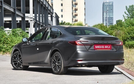 Toyota Camry, 2025 год, 3 370 000 рублей, 5 фотография