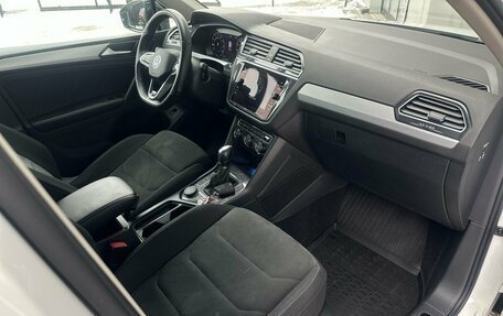 Volkswagen Tiguan II, 2018 год, 3 135 000 рублей, 15 фотография