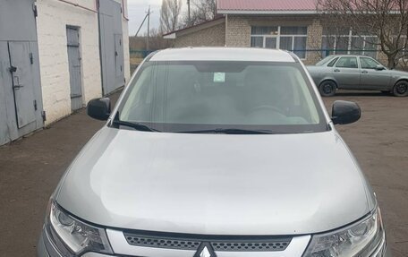 Mitsubishi Outlander III рестайлинг 3, 2019 год, 2 300 000 рублей, 1 фотография