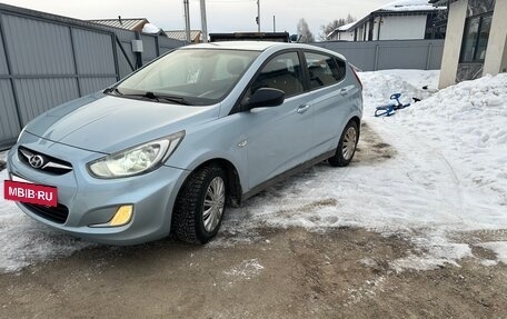 Hyundai Solaris II рестайлинг, 2012 год, 670 000 рублей, 2 фотография