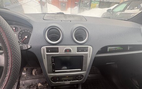 Ford Fusion I, 2010 год, 285 000 рублей, 18 фотография