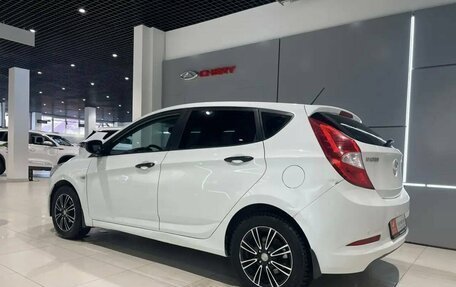 Hyundai Solaris II рестайлинг, 2015 год, 734 000 рублей, 2 фотография