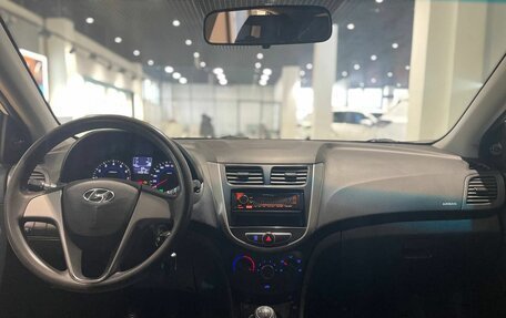 Hyundai Solaris II рестайлинг, 2015 год, 734 000 рублей, 8 фотография