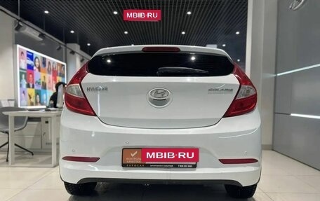 Hyundai Solaris II рестайлинг, 2015 год, 734 000 рублей, 3 фотография
