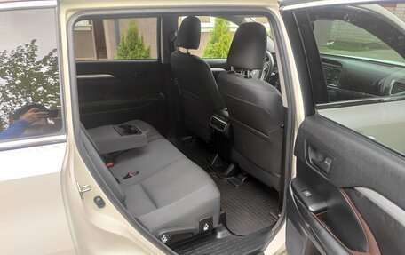 Toyota Highlander III, 2015 год, 2 350 000 рублей, 7 фотография