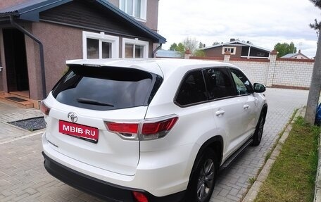 Toyota Highlander III, 2015 год, 2 350 000 рублей, 4 фотография