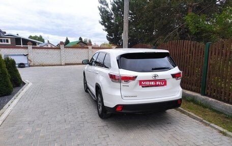 Toyota Highlander III, 2015 год, 2 350 000 рублей, 3 фотография