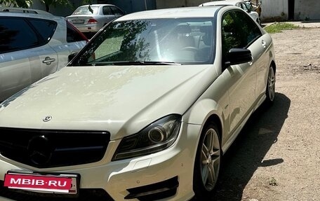 Mercedes-Benz C-Класс, 2011 год, 1 400 000 рублей, 2 фотография