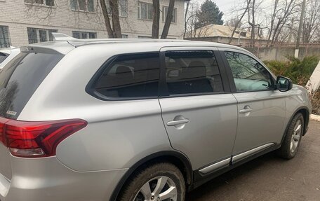 Mitsubishi Outlander III рестайлинг 3, 2019 год, 2 300 000 рублей, 7 фотография