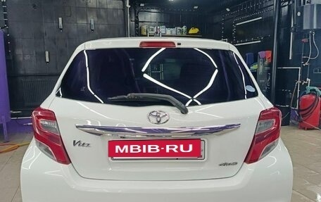 Toyota Vitz, 2015 год, 1 010 000 рублей, 2 фотография