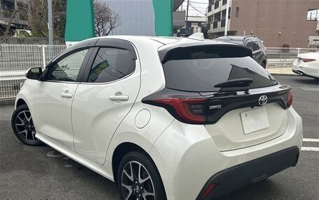 Toyota Yaris, 2022 год, 1 123 000 рублей, 5 фотография