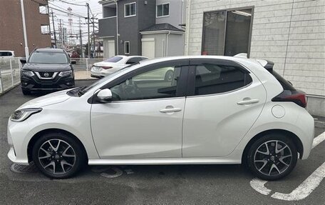 Toyota Yaris, 2022 год, 1 123 000 рублей, 7 фотография