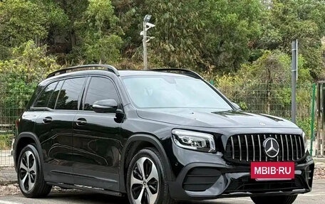 Mercedes-Benz GLB, 2022 год, 2 000 000 рублей, 3 фотография