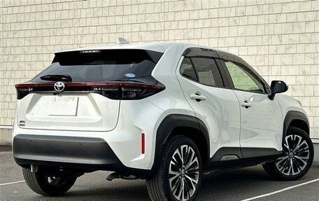 Toyota Yaris Cross, 2022 год, 1 518 000 рублей, 4 фотография