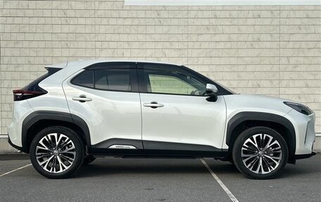 Toyota Yaris Cross, 2022 год, 1 518 000 рублей, 7 фотография