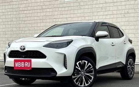 Toyota Yaris Cross, 2022 год, 1 518 000 рублей, 3 фотография