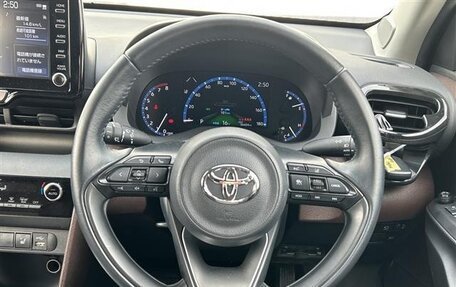 Toyota Yaris Cross, 2022 год, 1 518 000 рублей, 11 фотография