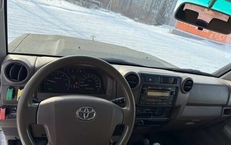 Toyota Land Cruiser 70, 2011 год, 4 100 000 рублей, 13 фотография