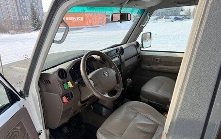 Toyota Land Cruiser 70, 2011 год, 4 100 000 рублей, 14 фотография