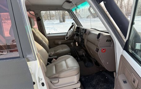 Toyota Land Cruiser 70, 2011 год, 4 100 000 рублей, 15 фотография