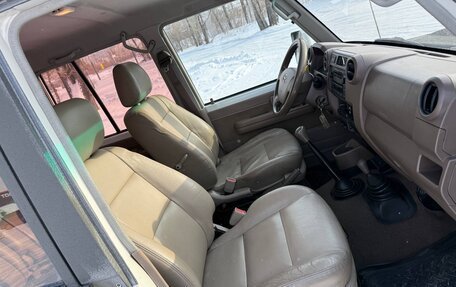 Toyota Land Cruiser 70, 2011 год, 4 100 000 рублей, 16 фотография