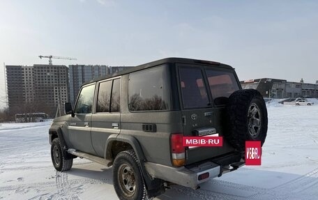 Toyota Land Cruiser 70, 2011 год, 4 100 000 рублей, 23 фотография